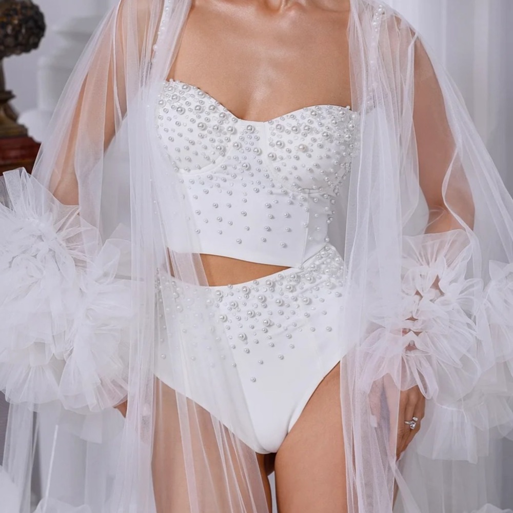NEW!! Embellished Bridal Set - Size 6